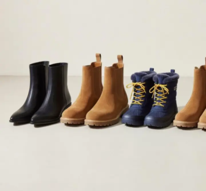 Nowoczesna kolekcja bootsów TRYHARDGG SOLUTIONS LIMITED prezentująca różne modele butów na neutralnym tle.